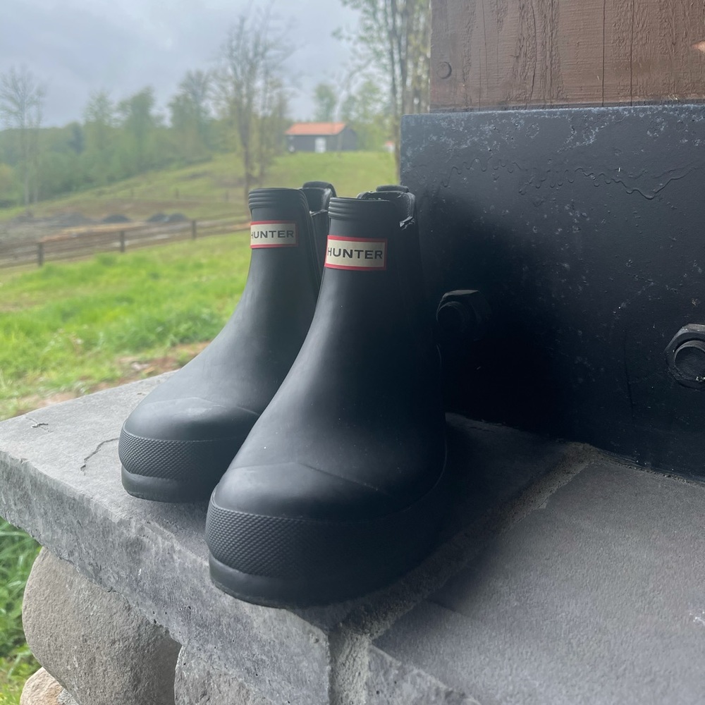 Hunter ankle high bootie